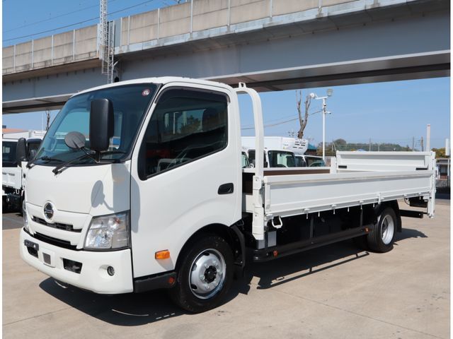 Japanese used car Ref# 1647146 HINO / DUTRO