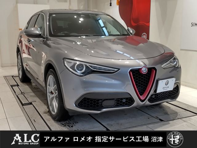Japanese used car Ref# 1647410 ALFAROMEO / ALFAROMEO STELVIO
