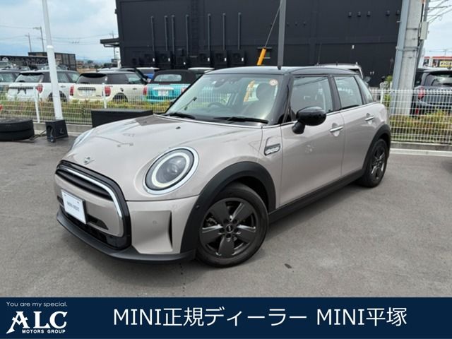 Japanese used car Ref# 1647455 BMW / MINI COOPER D 5DOOR