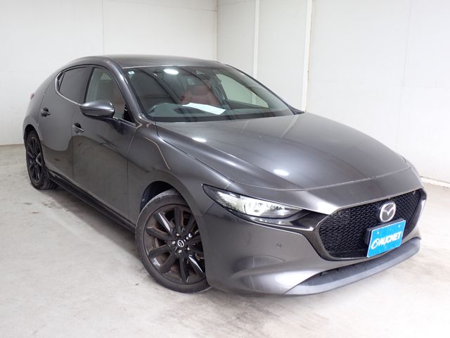 Japanese used car Ref# 1647526 MAZDA / MAZDA3 FASTBACK