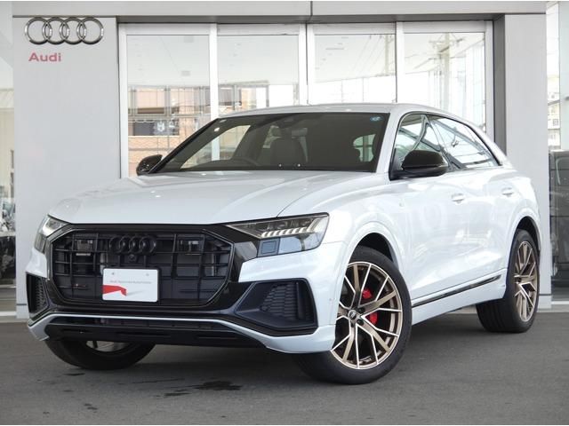 AUDI / AUDI Q8