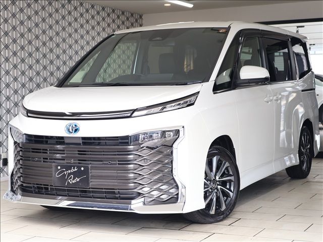 TOYOTA / VOXY HYBRID