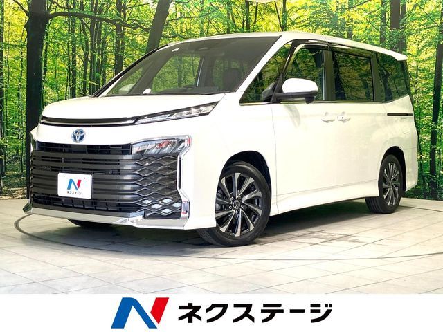 TOYOTA / VOXY HYBRID
