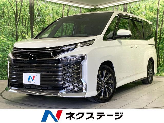 TOYOTA / VOXY HYBRID