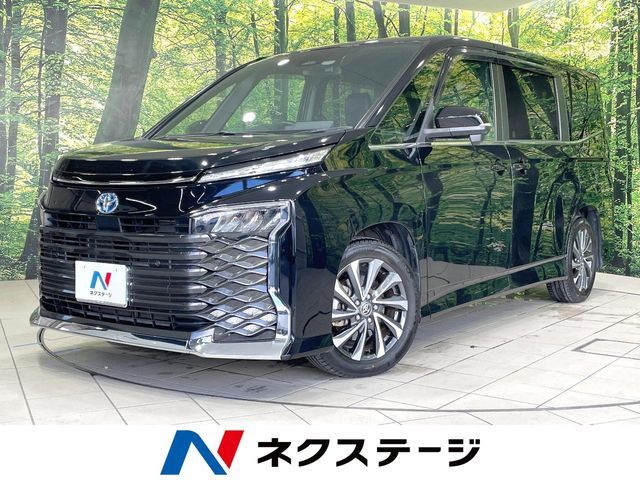 TOYOTA / VOXY HYBRID