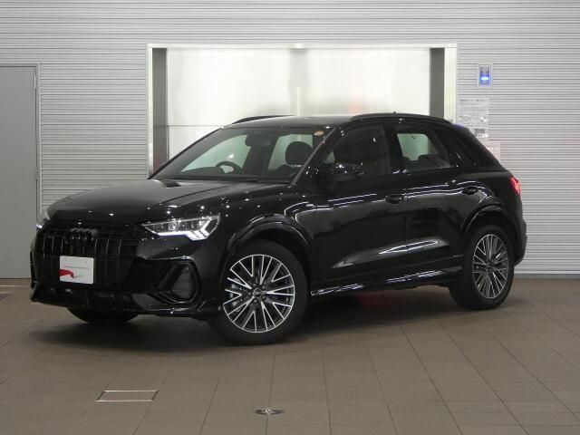 AUDI / AUDI Q3