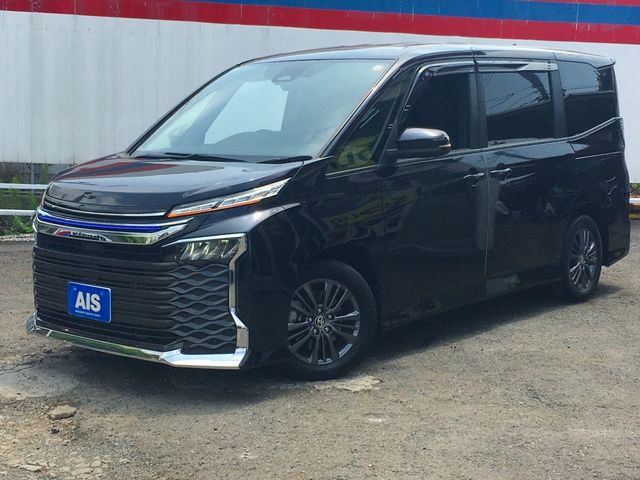 TOYOTA / VOXY HYBRID