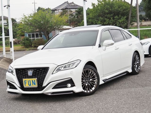 TOYOTA / CROWN sedan hybrid 4WD