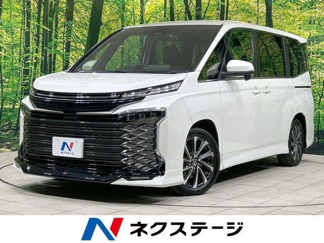 TOYOTA / VOXY HYBRID