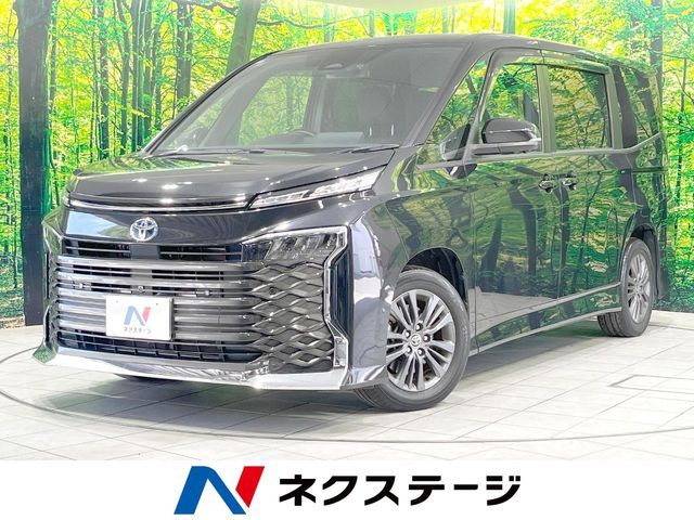 TOYOTA / VOXY HYBRID
