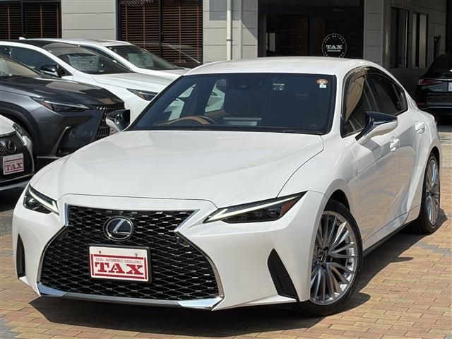 TOYOTA / LEXUS IS300h