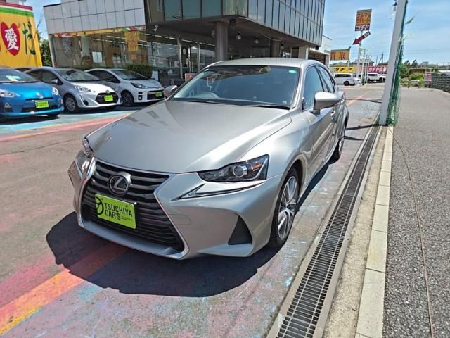 TOYOTA / LEXUS IS300
