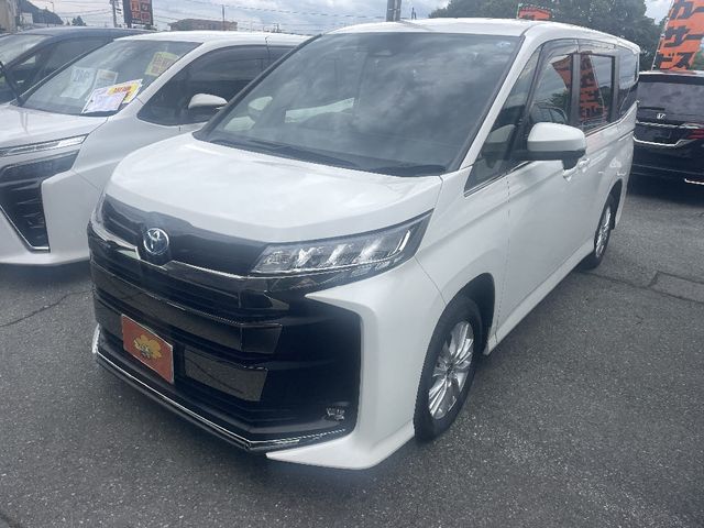 TOYOTA / NOAH HYBRID 4WD