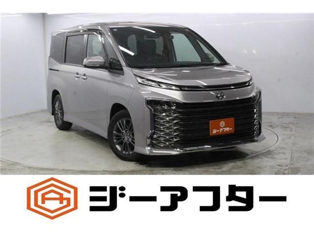 TOYOTA / VOXY