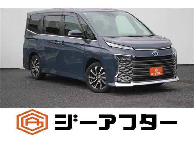 TOYOTA / VOXY HYBRID