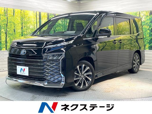 TOYOTA / VOXY HYBRID