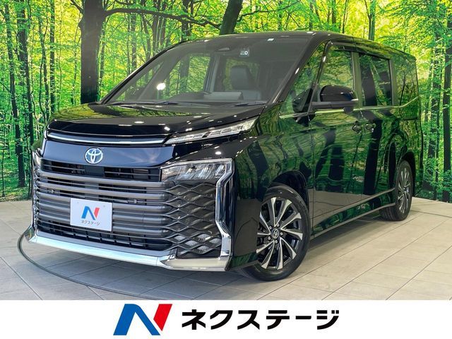 TOYOTA / VOXY HYBRID