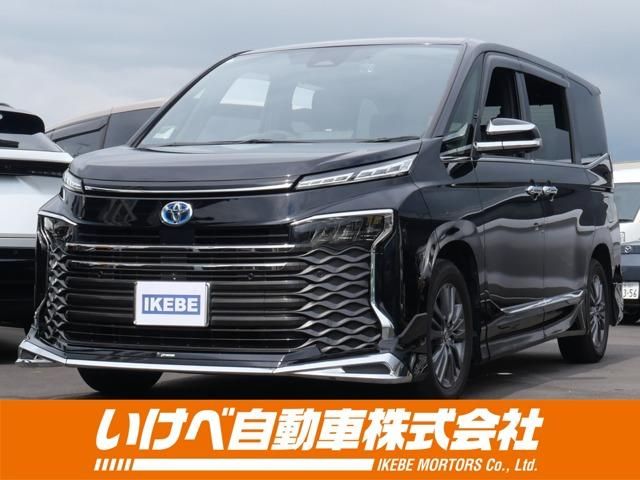 TOYOTA / VOXY HYBRID 4WD