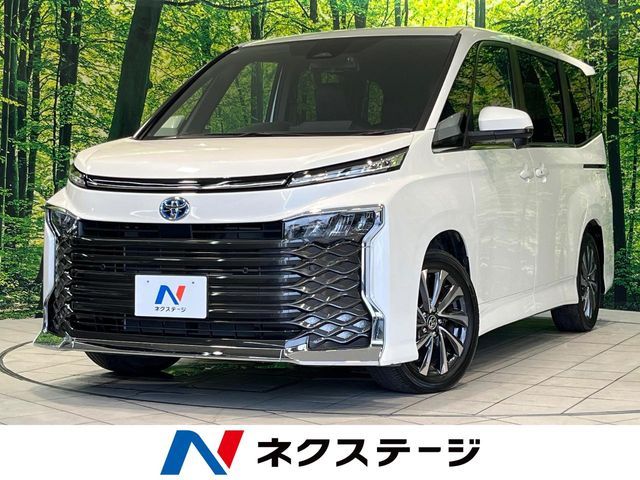 TOYOTA / VOXY HYBRID
