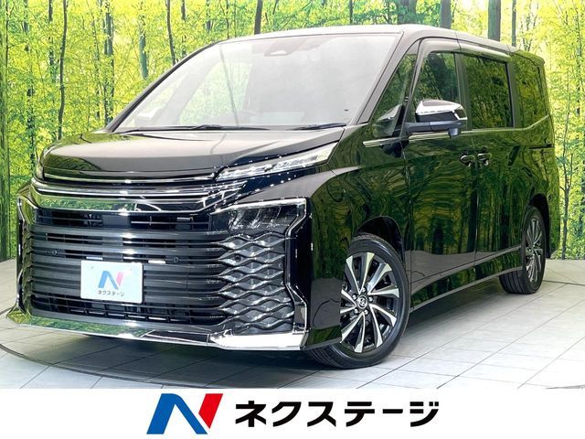 TOYOTA / VOXY HYBRID