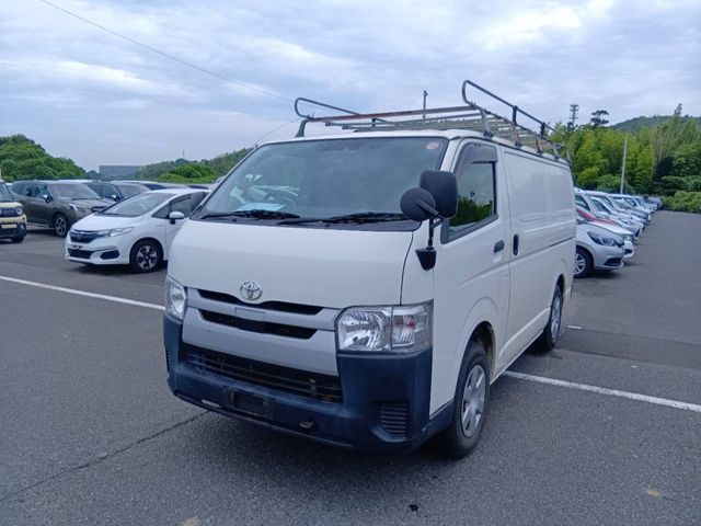 TOYOTA / REGIUSACE van 4WD