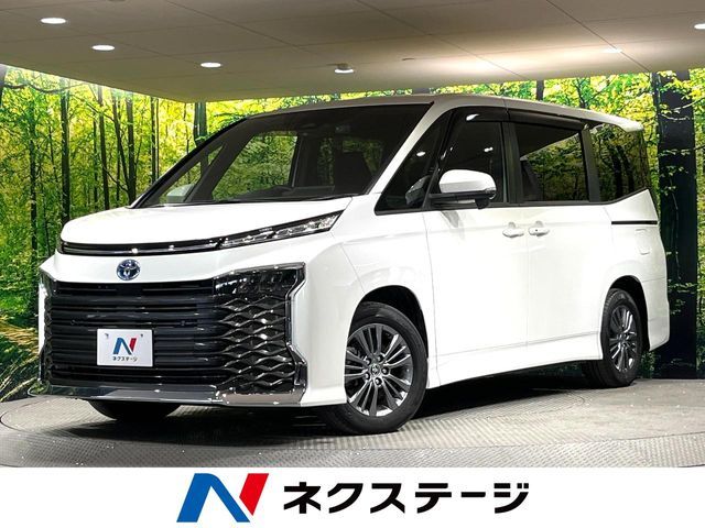 TOYOTA / VOXY HYBRID