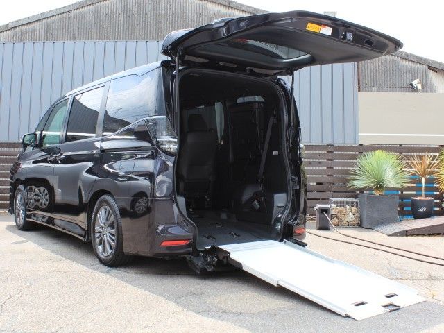 TOYOTA / VOXY