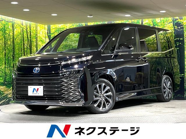 TOYOTA / VOXY HYBRID
