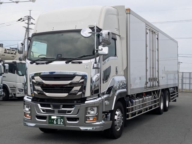 ISUZU / GIGA