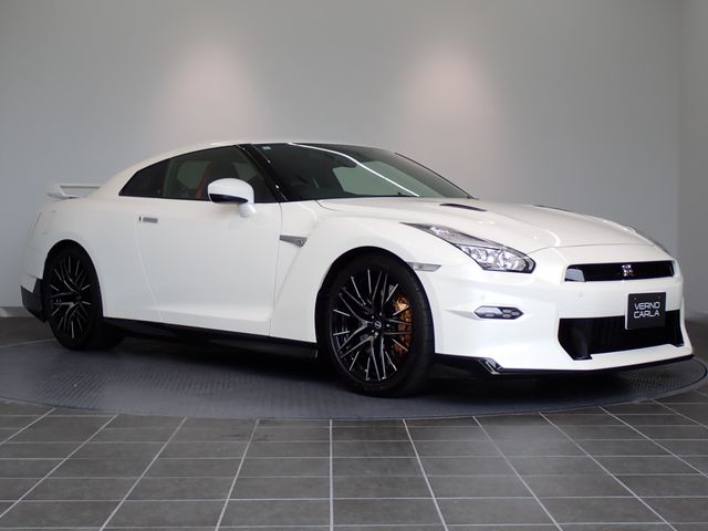 NISSAN / GT-R