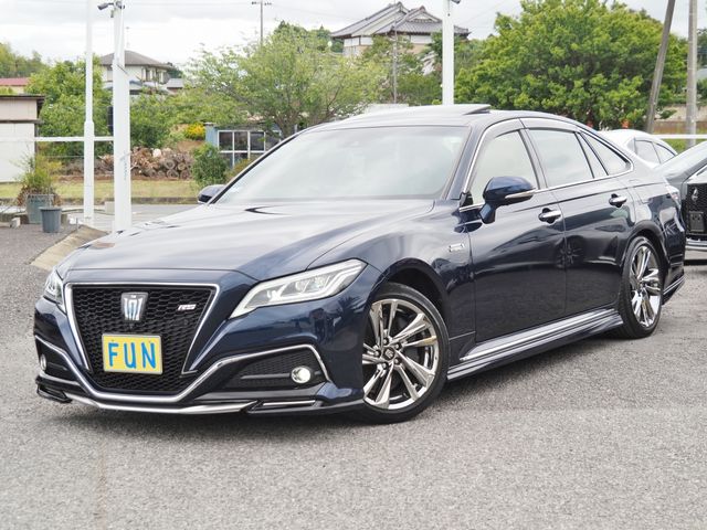 TOYOTA / CROWN sedan hybrid