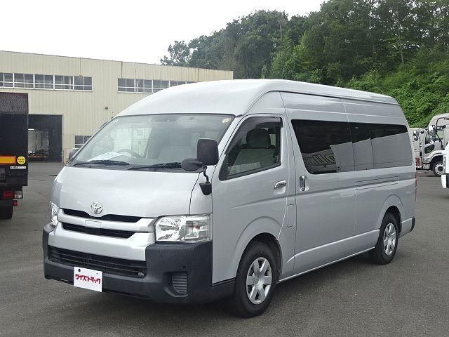 TOYOTA / ハイエース