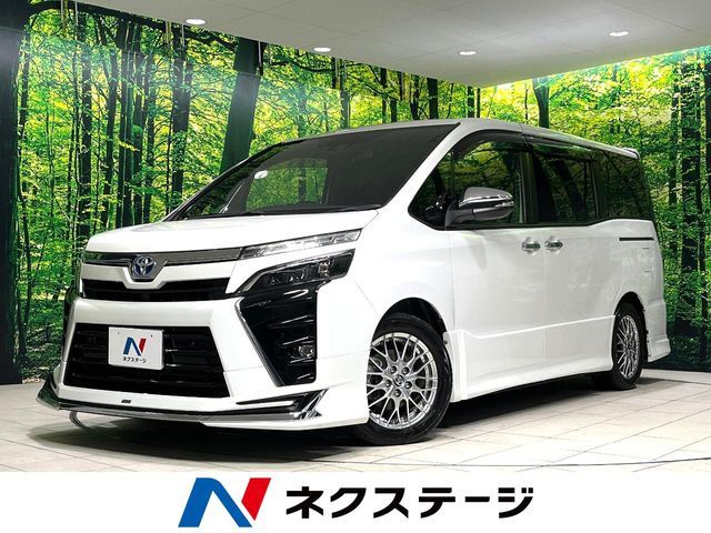 TOYOTA / VOXY HYBRID