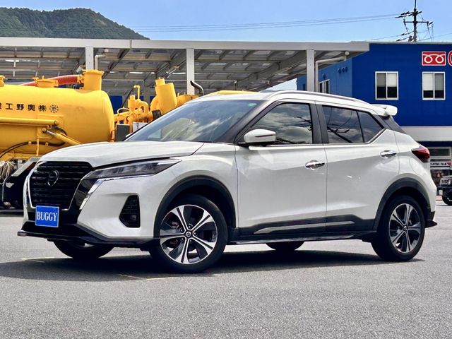 NISSAN / KICKS