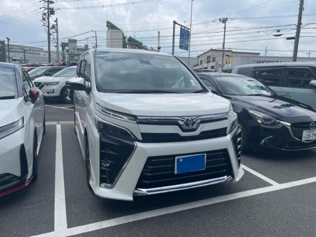 TOYOTA / VOXY