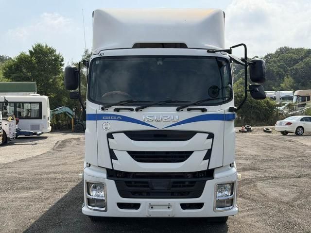 ISUZU / GIGA