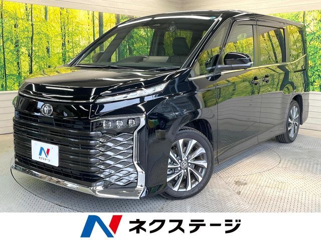 TOYOTA / VOXY HYBRID