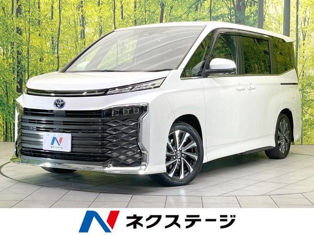 TOYOTA / VOXY HYBRID