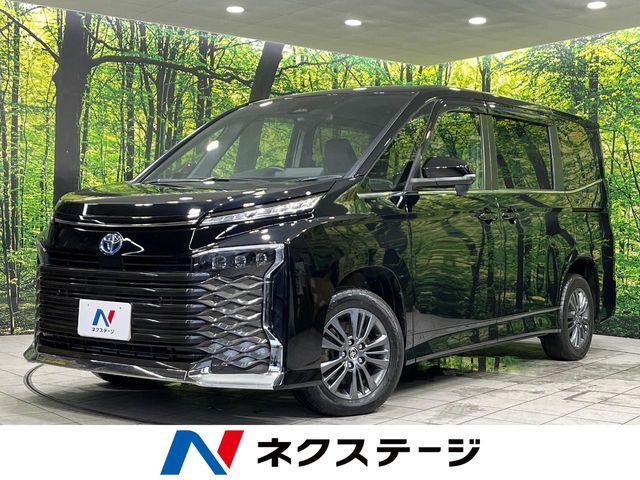 TOYOTA / VOXY HYBRID 4WD