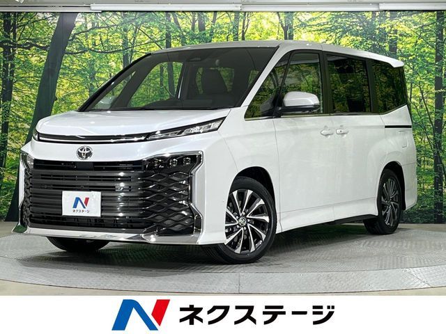 TOYOTA / VOXY HYBRID
