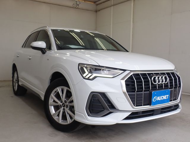 AUDI / AUDI Q3