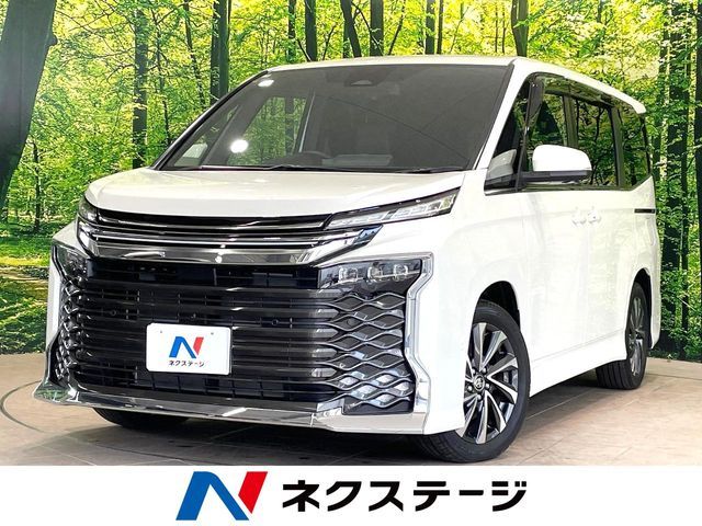 TOYOTA / VOXY HYBRID