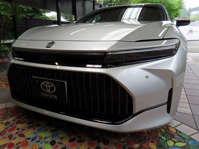 TOYOTA / CROWN sedan hybrid