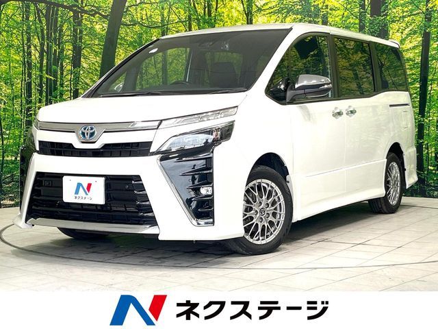 TOYOTA / VOXY HYBRID