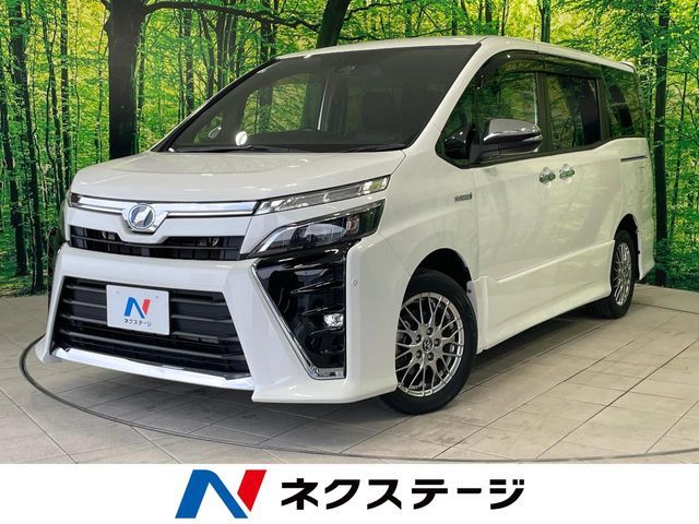 TOYOTA / VOXY HYBRID