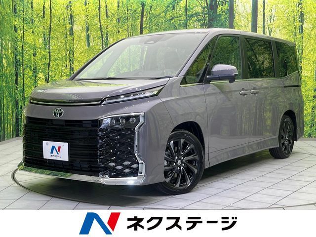 TOYOTA / VOXY HYBRID