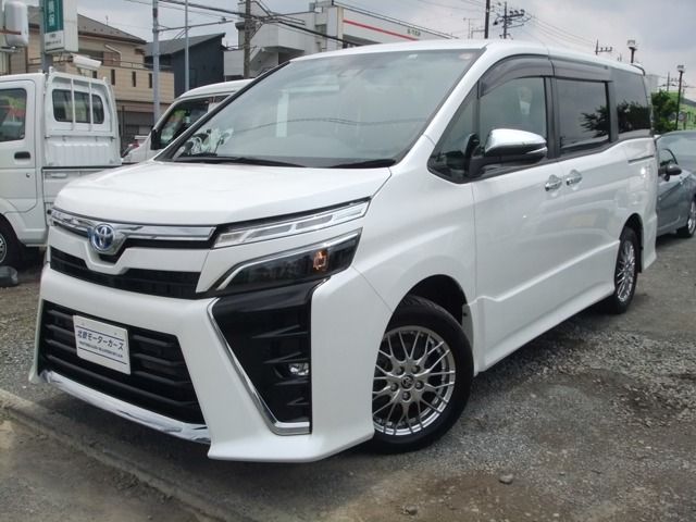TOYOTA / VOXY HYBRID