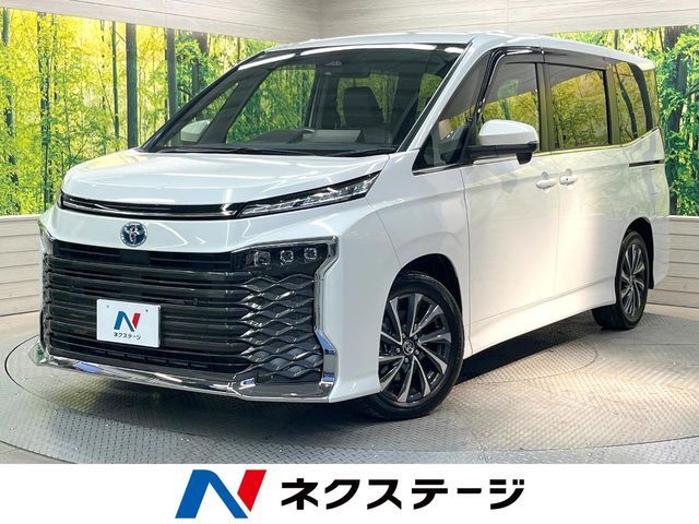 TOYOTA / VOXY HYBRID