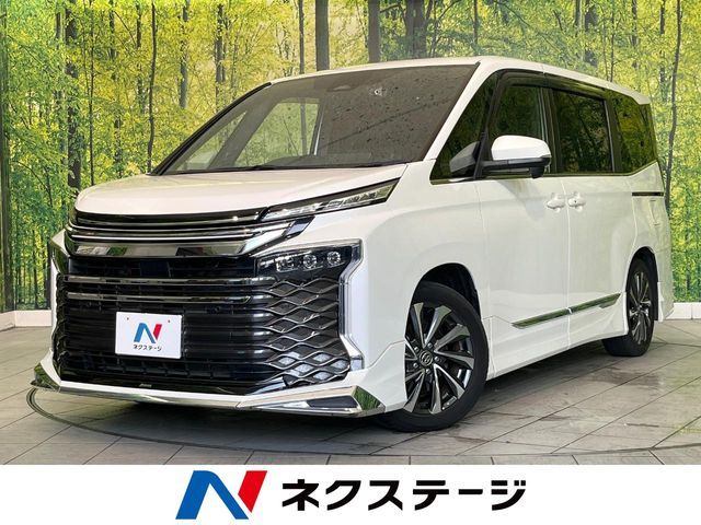TOYOTA / VOXY HYBRID
