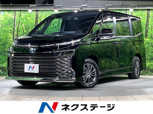 TOYOTA / VOXY HYBRID